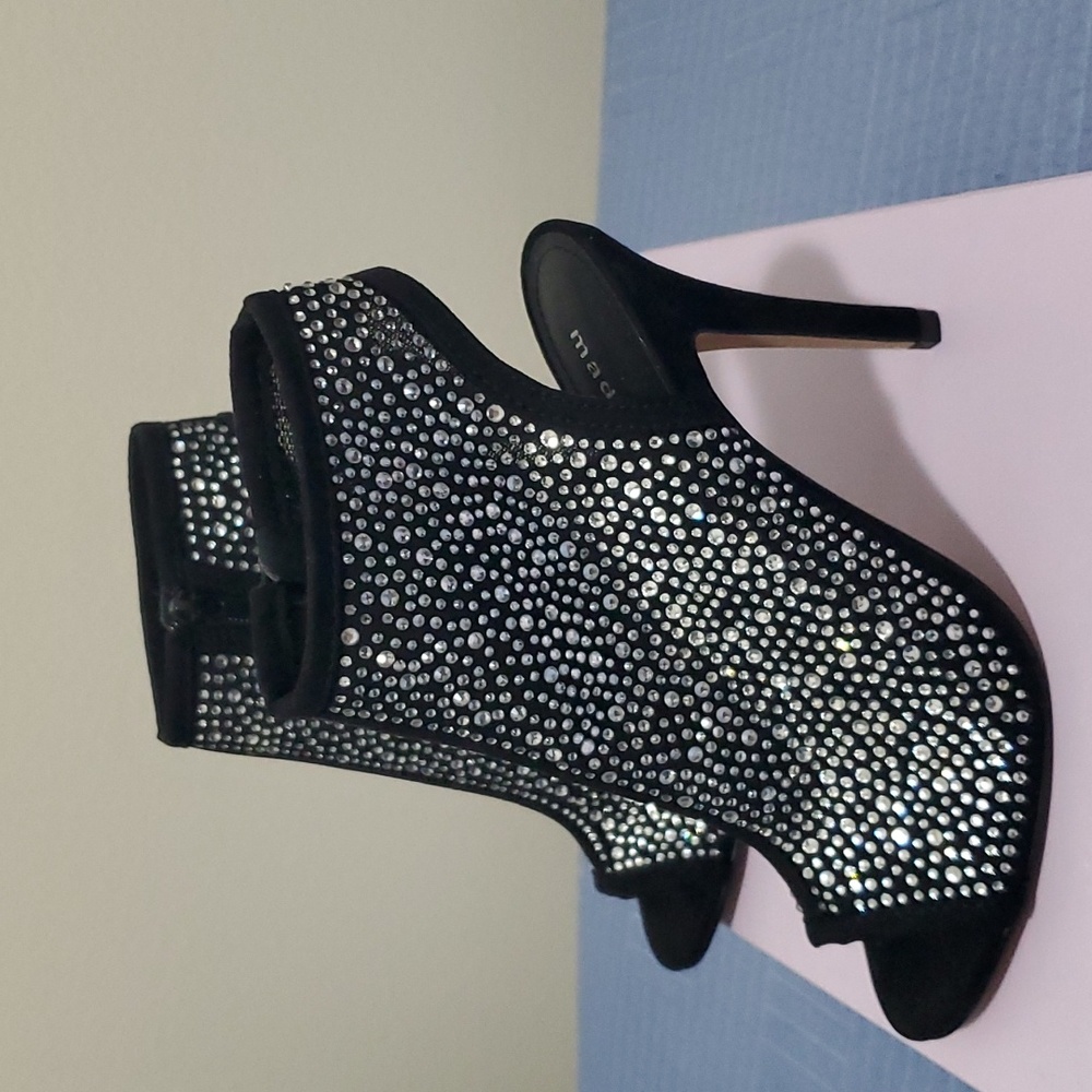Heels - Picture 2 of 6
